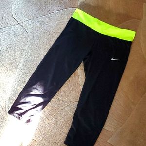 Nike dri-fit capri leggings